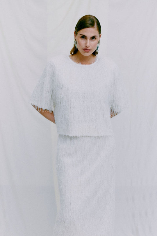 CMFALLON - T-SHIRT MED FRYNSER I RÅHVID