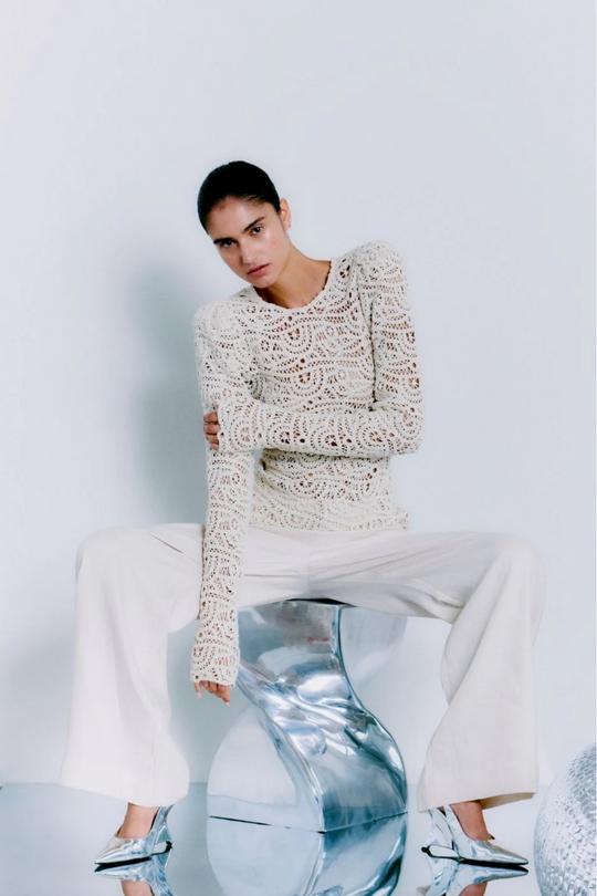 CMKARLA - HÆKLET BLUSE I BEIGE