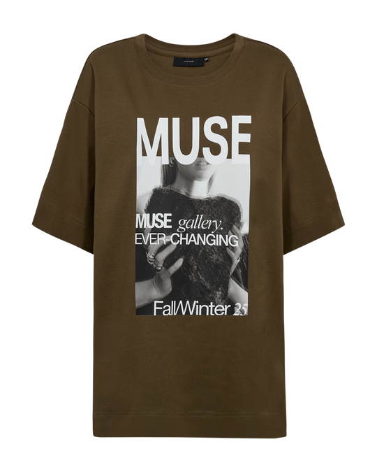 CMMUSE - OVERSIZED T-SHIRT MED PRINT I GRØN