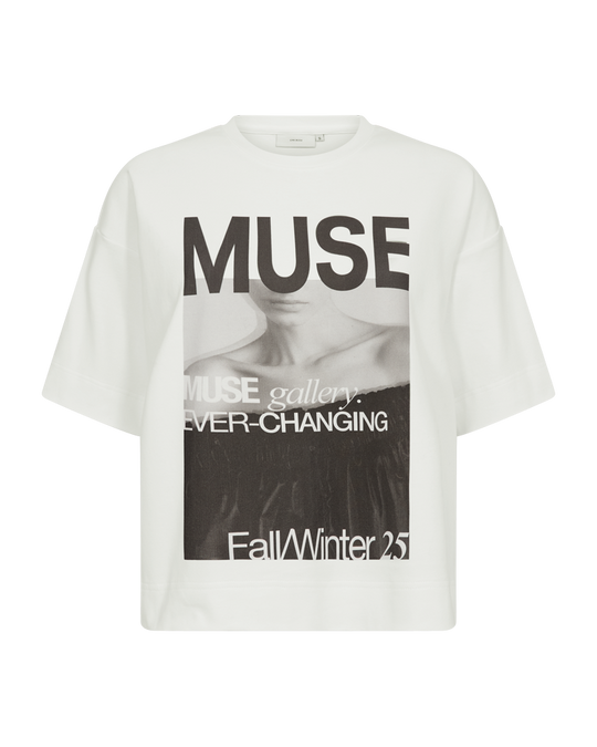 CMMUSE - OVERSIZED T-SHIRT MED PRINT I RÅHVID