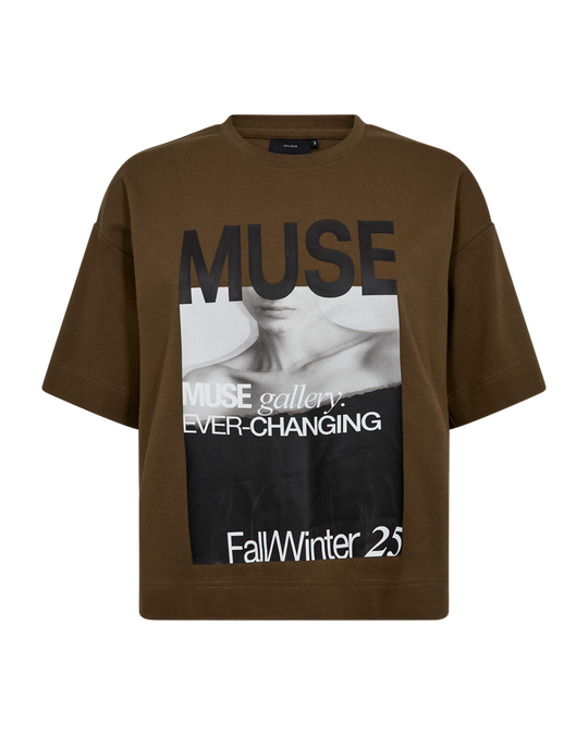 CMMUSE - OVERSIZED T-SHIRT MED PRINT I GRØN