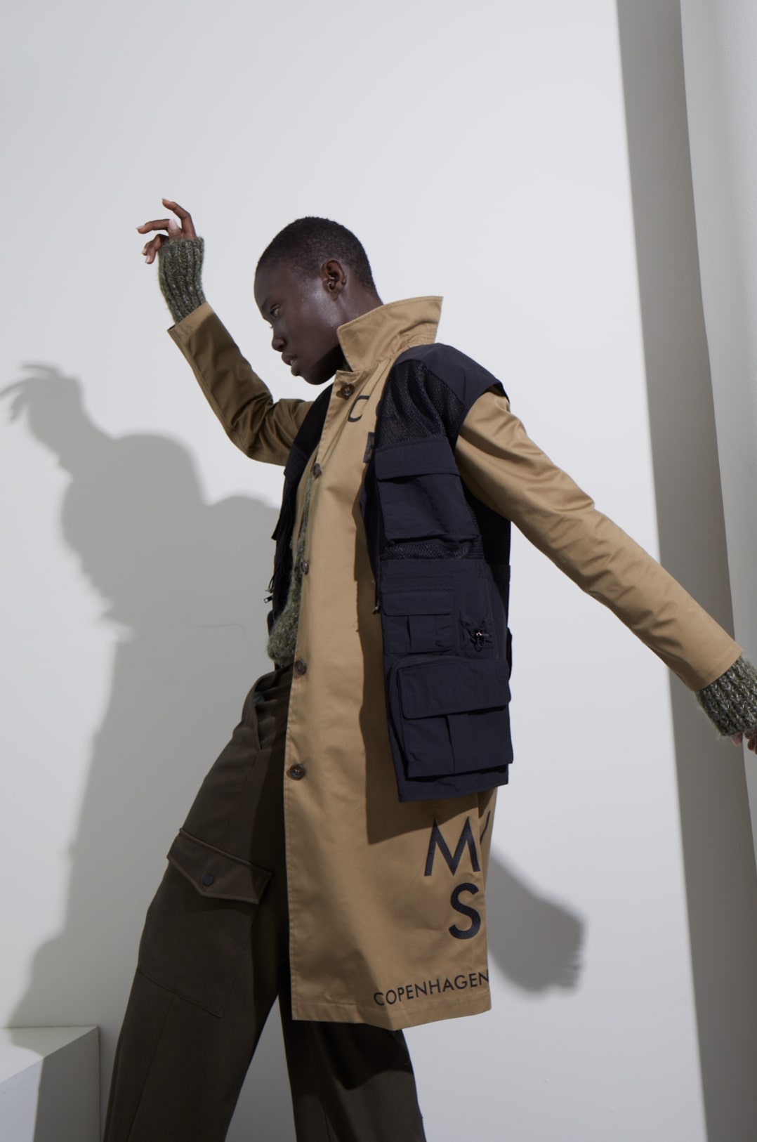 CMPLOT - FRAKKE MED LOGO I BEIGE