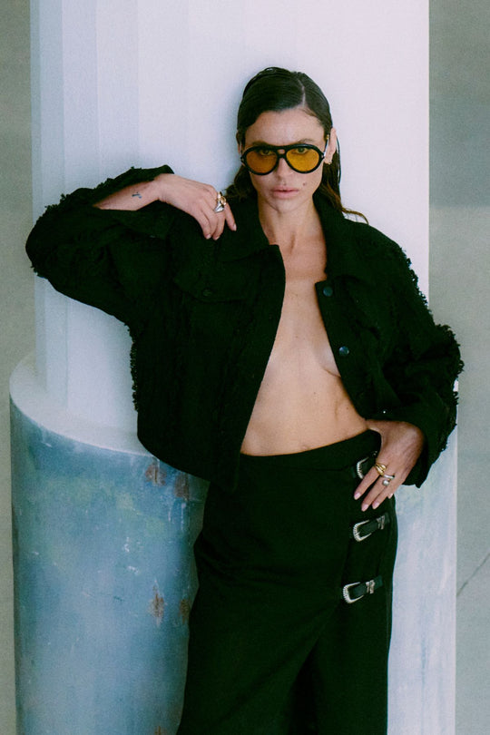 CMISLA - JAKKE MED FRYNSER I SORT