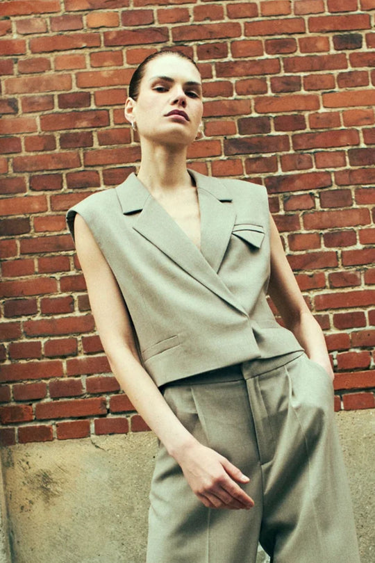 CMTAILOR - KORT VEST I SAND