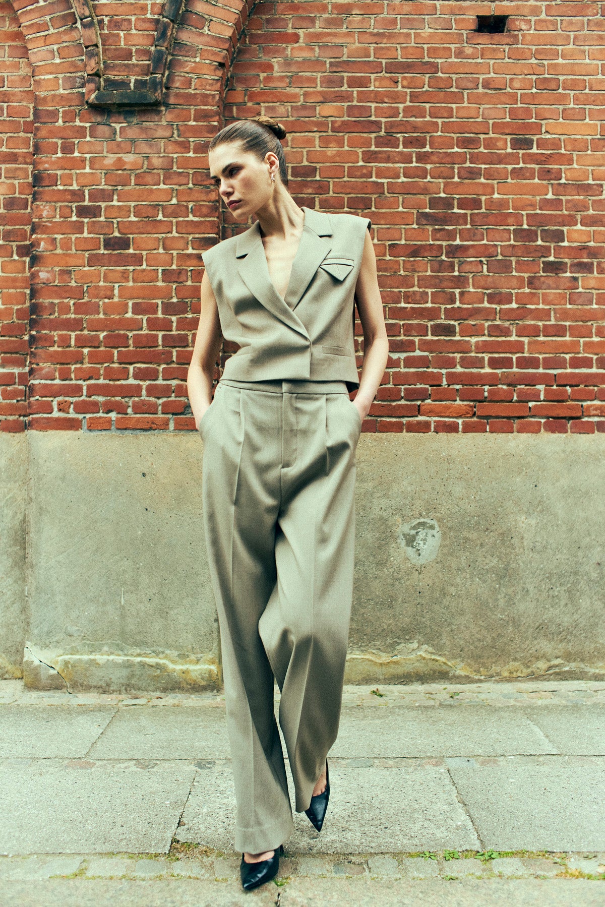 CMTAILOR - KORT VEST I BEIGE