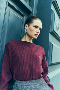 CMCASHA - PULLOVER MED BRODERET LOGODETALJE I RØD