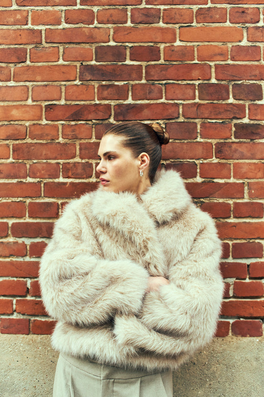 CMPLUSHY - FAUX FUR JAKKE I BEIGE