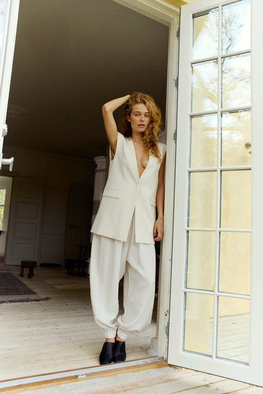 CMTAILOR - LANG VEST I HVID