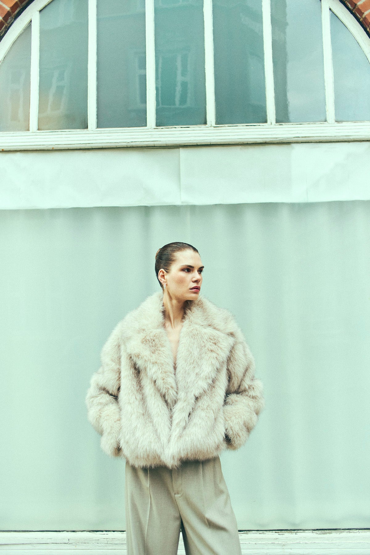 CMPLUSHY - FAUX FUR JAKKE I BEIGE