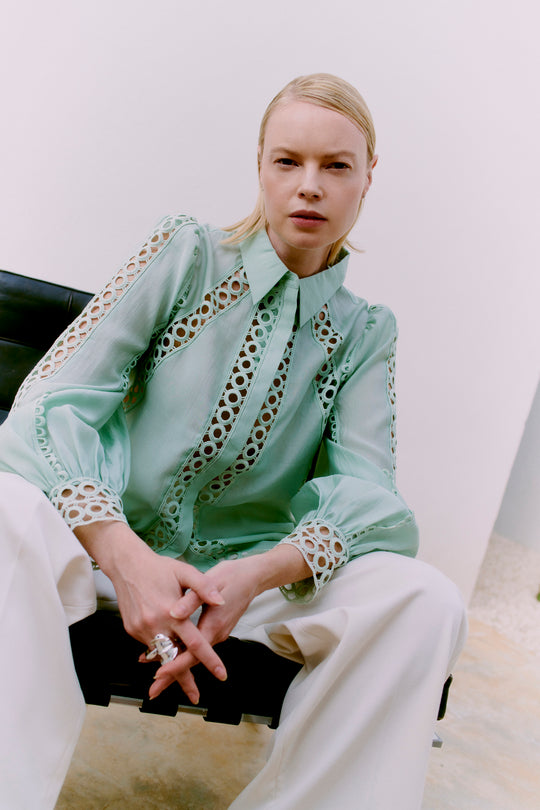 CMMOLLY - SKJORTE MED BLONDER I GRØN