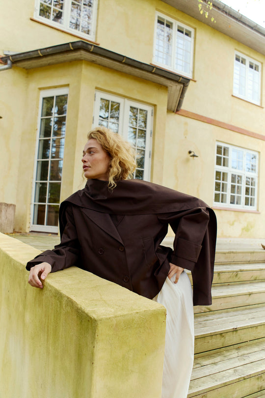 CMCORAL - JAKKE MED AFTAGELIGT TØRKLÆDE I BRUN