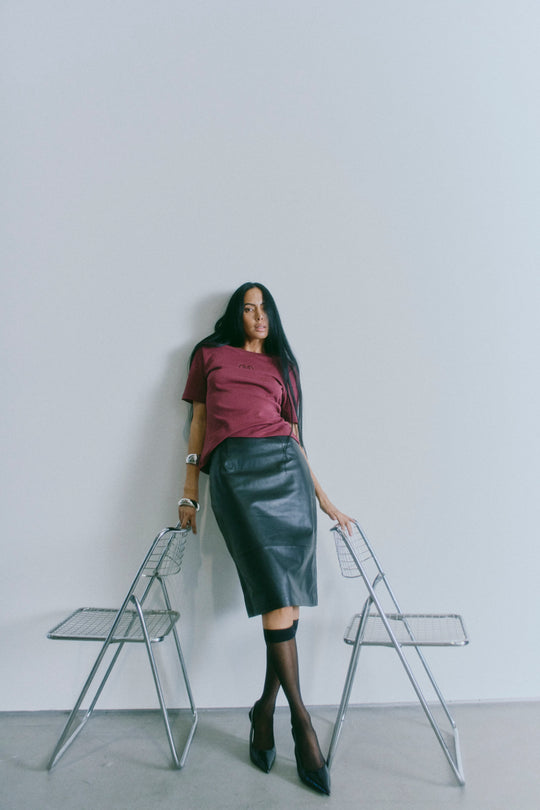 CMMUSE - T-SHIRT MED SMAL PASFORM I RØD