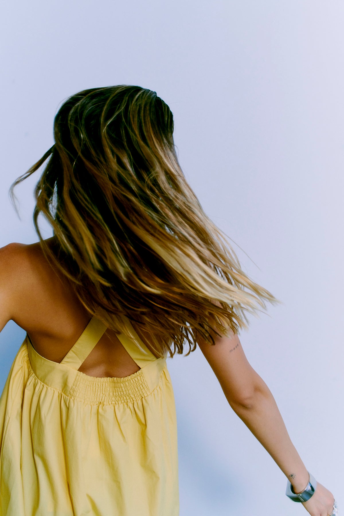 CMVINCA - KJOLE MED PÅSYEDE BLOMSTER I GUL