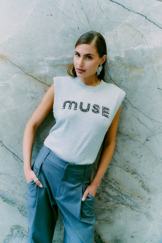 CMVERAN - FINSTRIKKET VEST MED PAILLETTER OG SMILISTEN I GRÅ