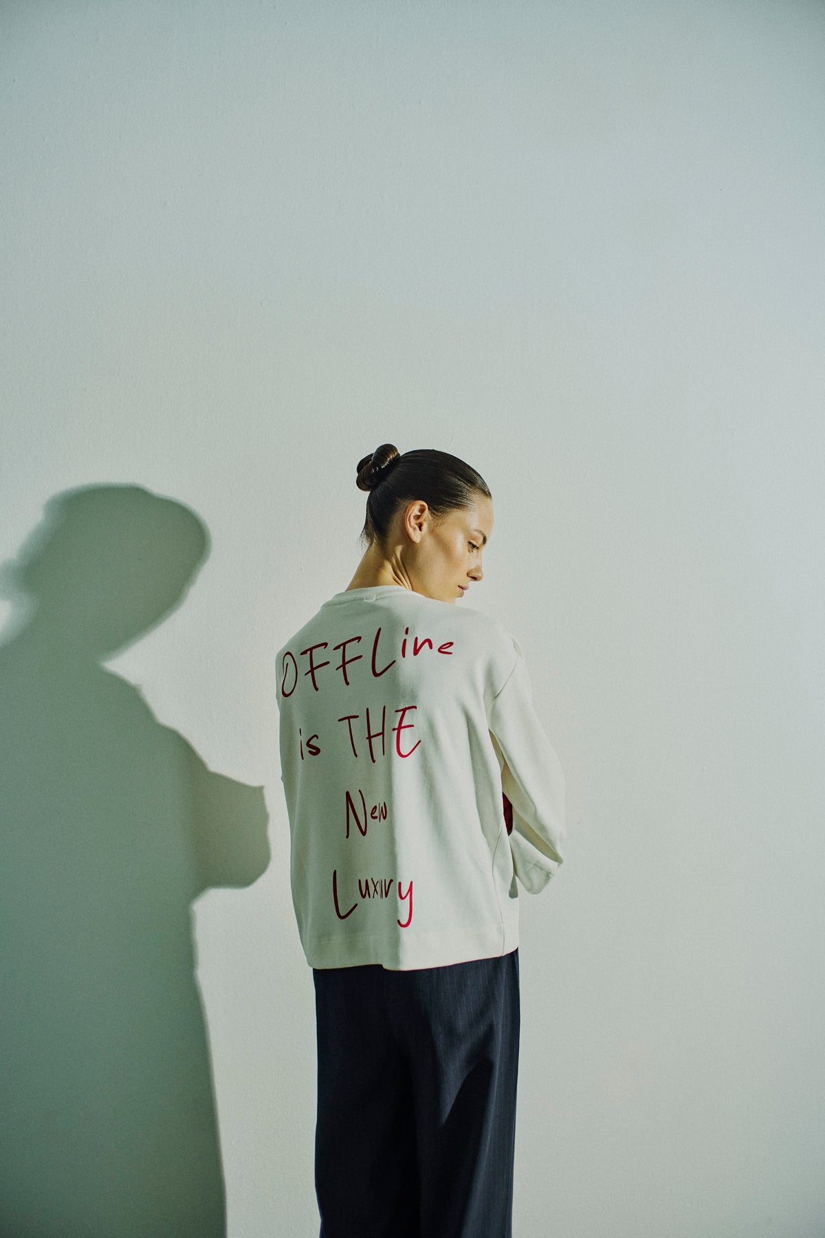 CMMUSE - OVERSIZE T-SHIRT I RÅHVID