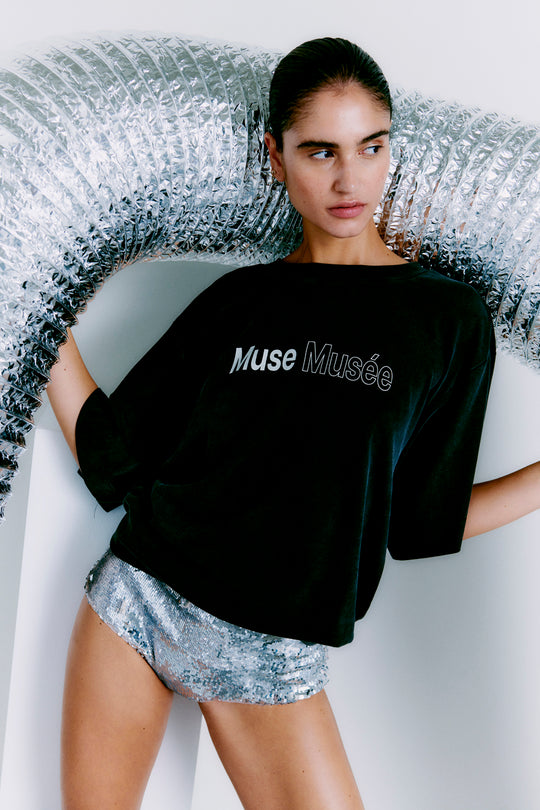 CMMUSE - T-SHIRT I SORT