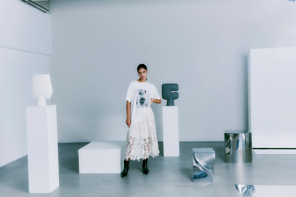 CMMUSE - T-SHIRT I RÅHVID