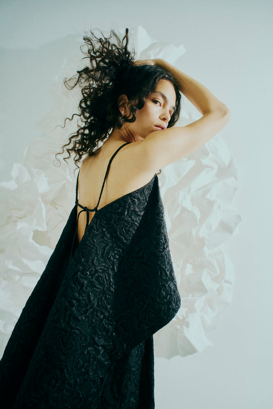 CMROSIE - TOP MED ÅBEN RYG I SORT