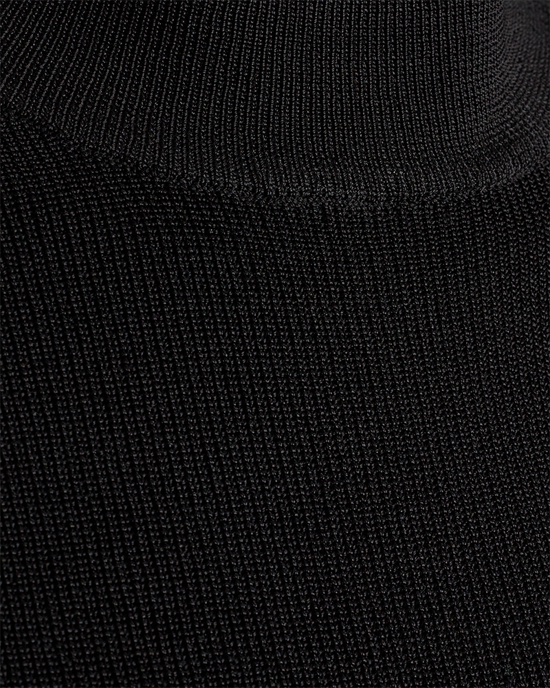 CMNATACHA - RIBSTRIKKET BLUSE I SORT