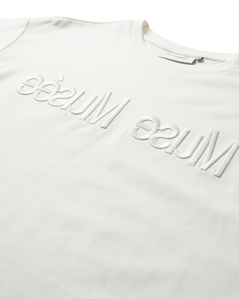 CMMUSE - T-SHIRT I RÅHVID