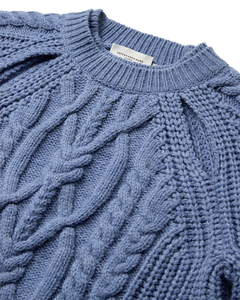 CMYARI - STRIKKET PULLOVER I BLÅ