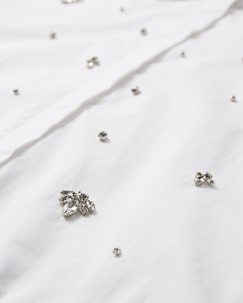 CMVATAN - SKJORTE MED SIMILISTEN I HVID