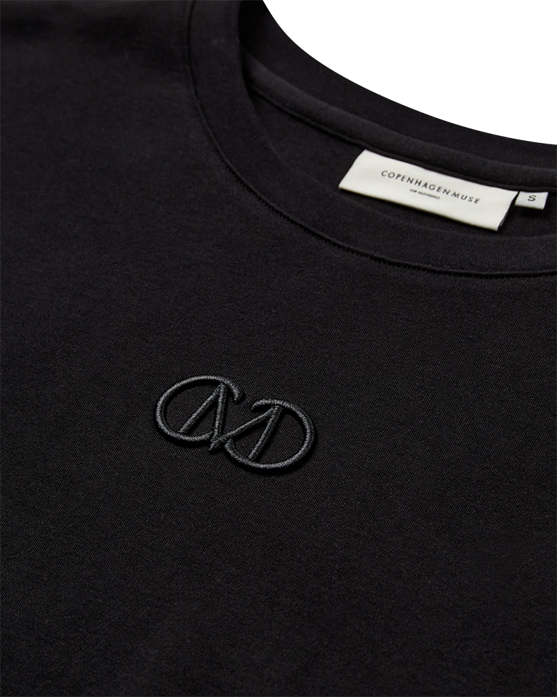 CMMUSE - T-SHIRT I SORT