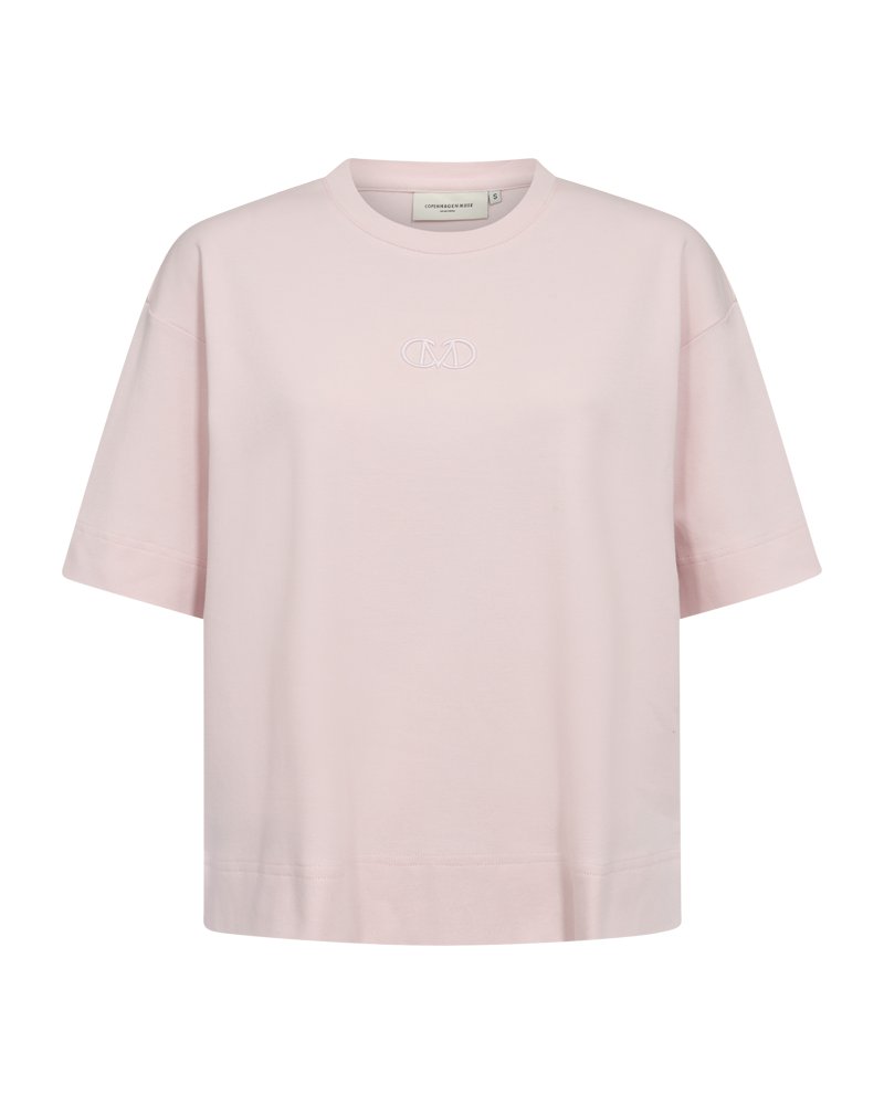 CMMUSE - T-SHIRT I LYSERØD