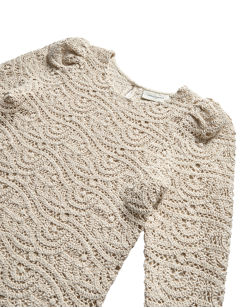 CMKARLA - HÆKLET BLUSE I BEIGE