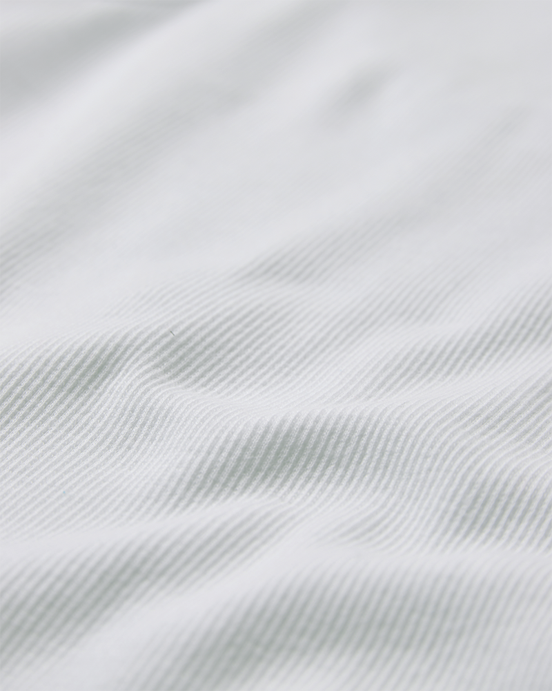 CMSIV - TOP MED SPÆNDEDETALJE I HVID