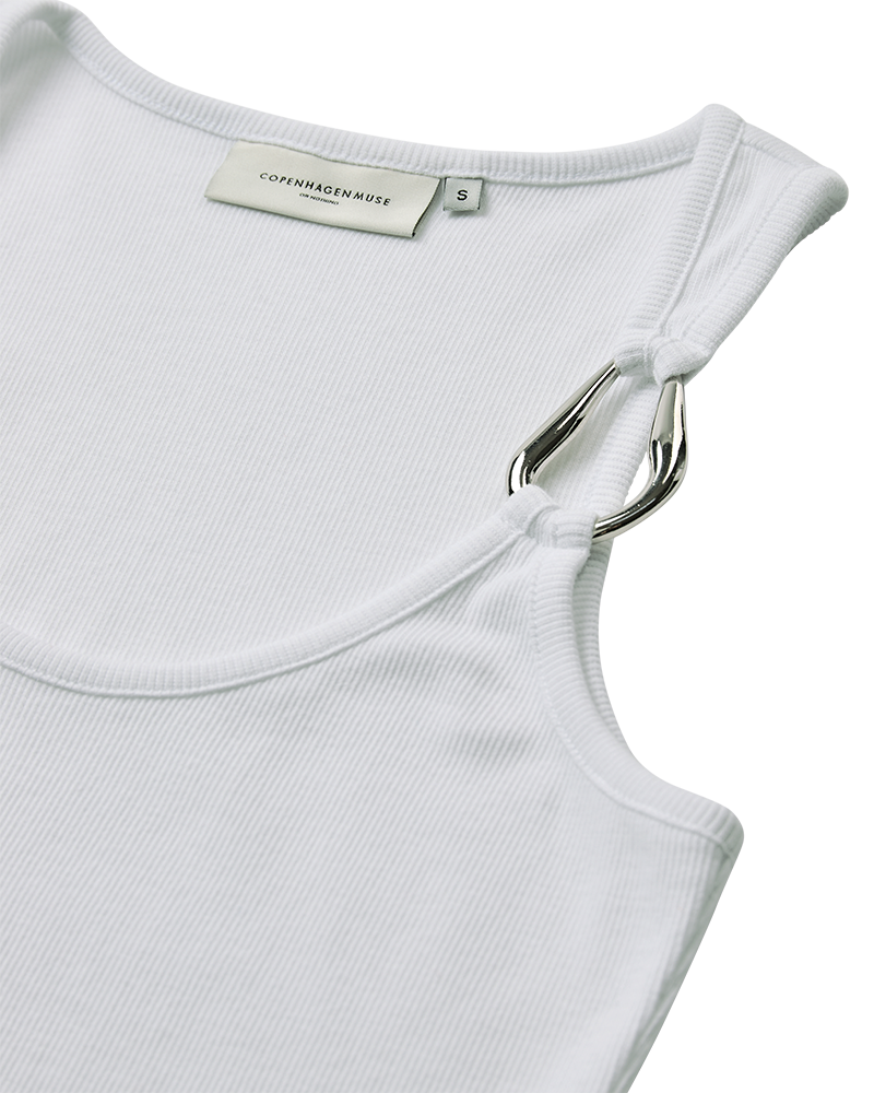 CMSIV - TOP MED SPÆNDEDETALJE I HVID