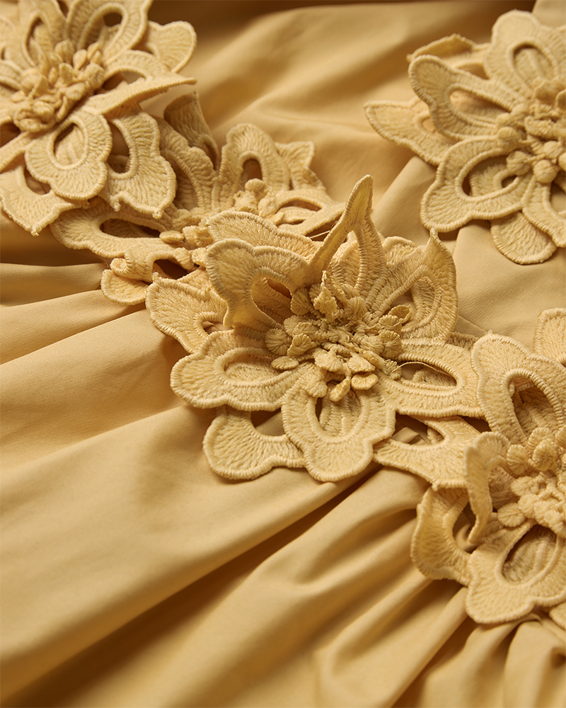 CMVINCA - KJOLE MED PÅSYEDE BLOMSTER I GUL