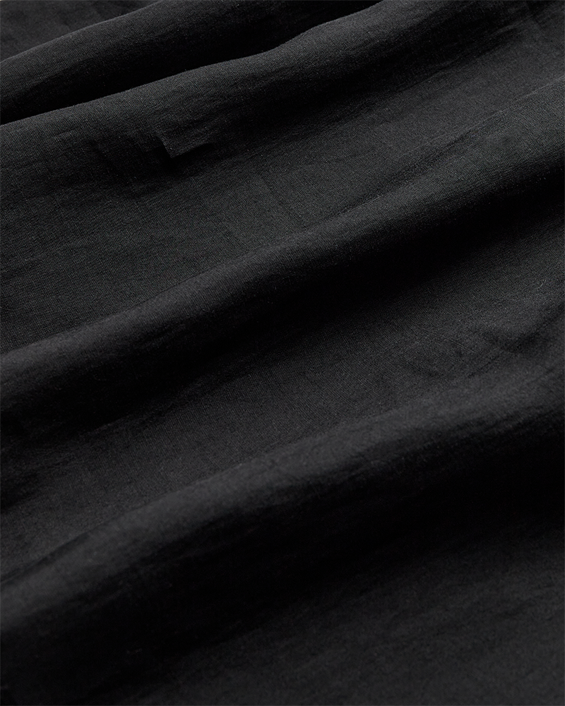 CMMOLLY - SKJORTE MED BLONDER OG HÅNDSYEDE BLOMSTER I SORT