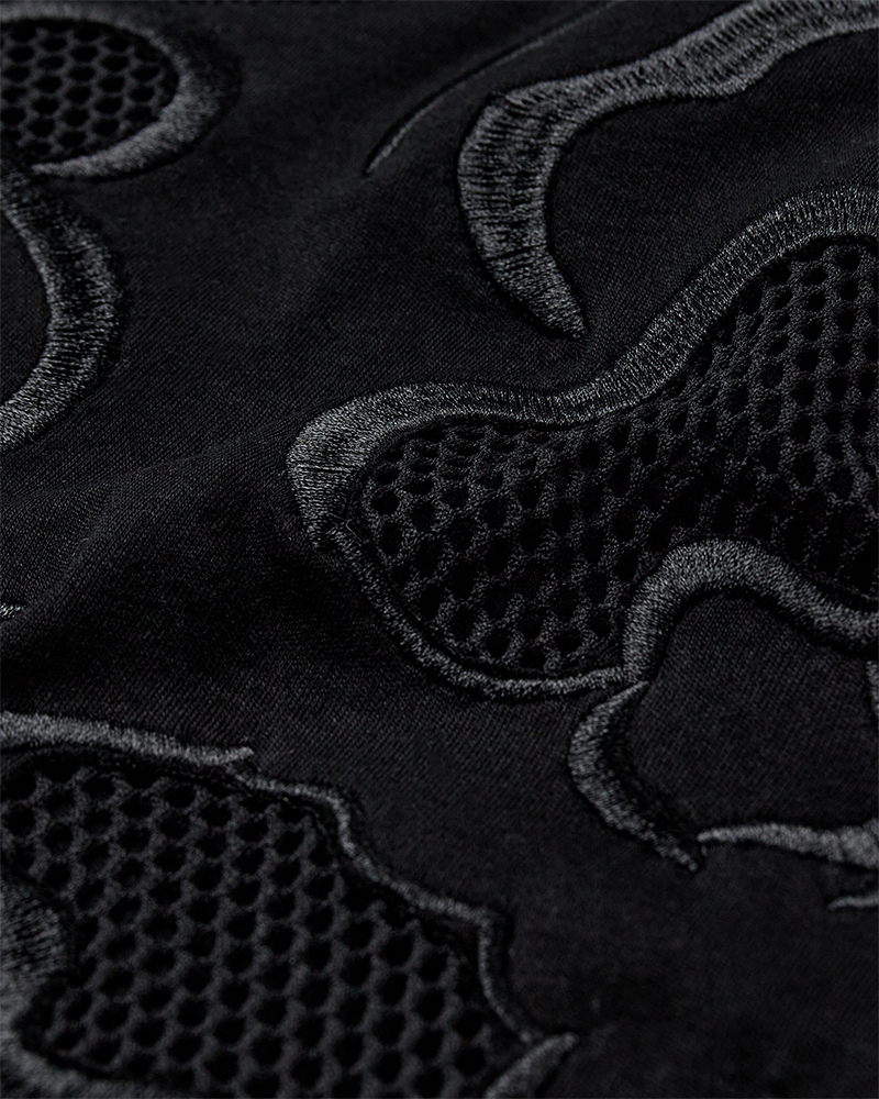 CMMUSE - T-SHIRT MED BRODERIER I SORT