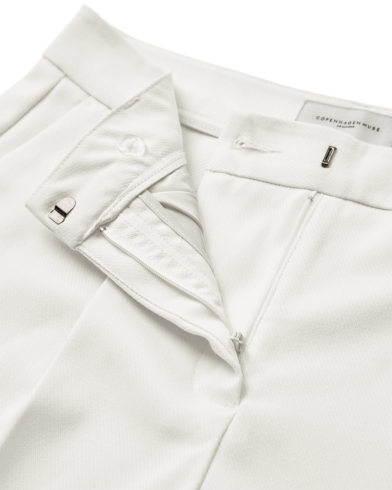 CMTAILOR - SHORTS I RÅHVID