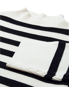 CMCOLIN - RIBSTRIKKET PULLOVER I RÅHVID OG SORT