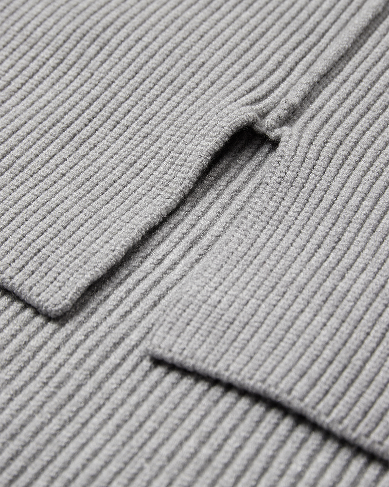 CMCOLIN - RIBSTRIKKET PULLOVER I GRÅ
