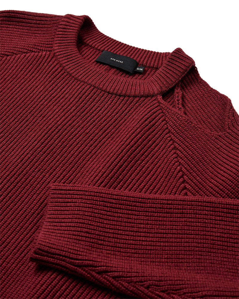 CMCOLIN - RIBSTRIKKET PULLOVER I RØD