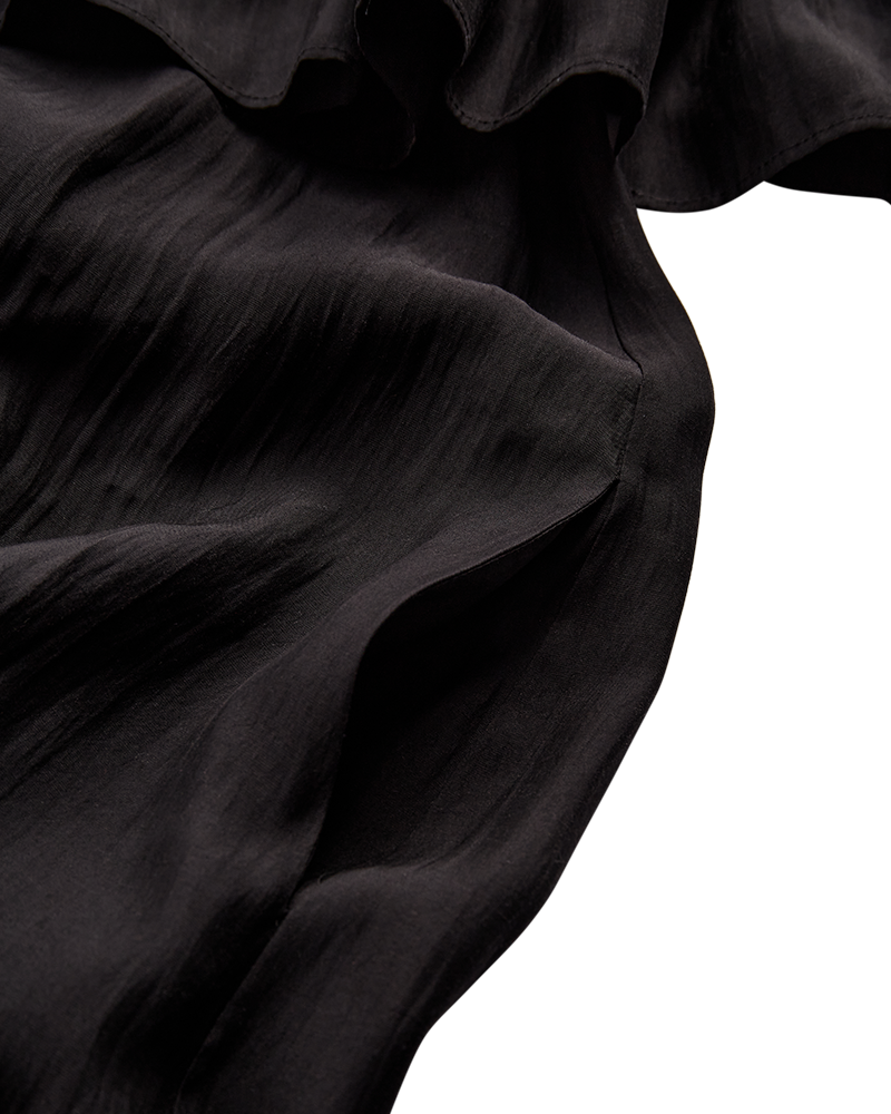 CMMOLLY - KJOLE MED FLÆSER OG BÆLTE I SORT