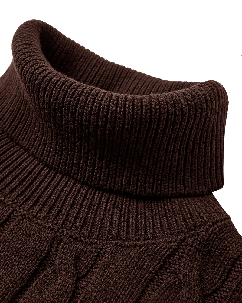 CMKOTOM - KABELSTRIKKET PULLOVER MED BRODERET LOGODETALJE I BRUN