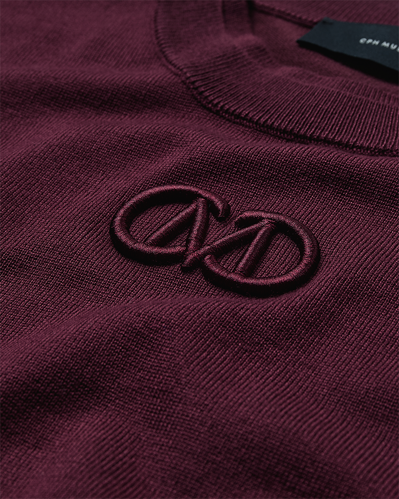 CMVERAN - PULLOVER MED BRODERET LOGO I RØD