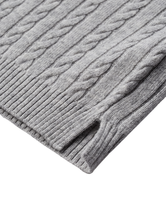CMCASHA - KABELSTRIKKET PULLOVER MED BRODERET LOGODETALJE I GRÅ