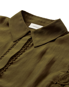 CMMOLLY - SKJORTE MED CUT-AND-SEW BLONDER I KHAKIGRØN