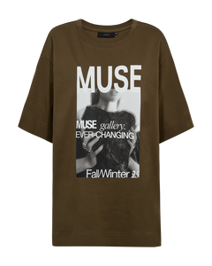 CMMUSE - OVERSIZED T-SHIRT MED PRINT I GRØN