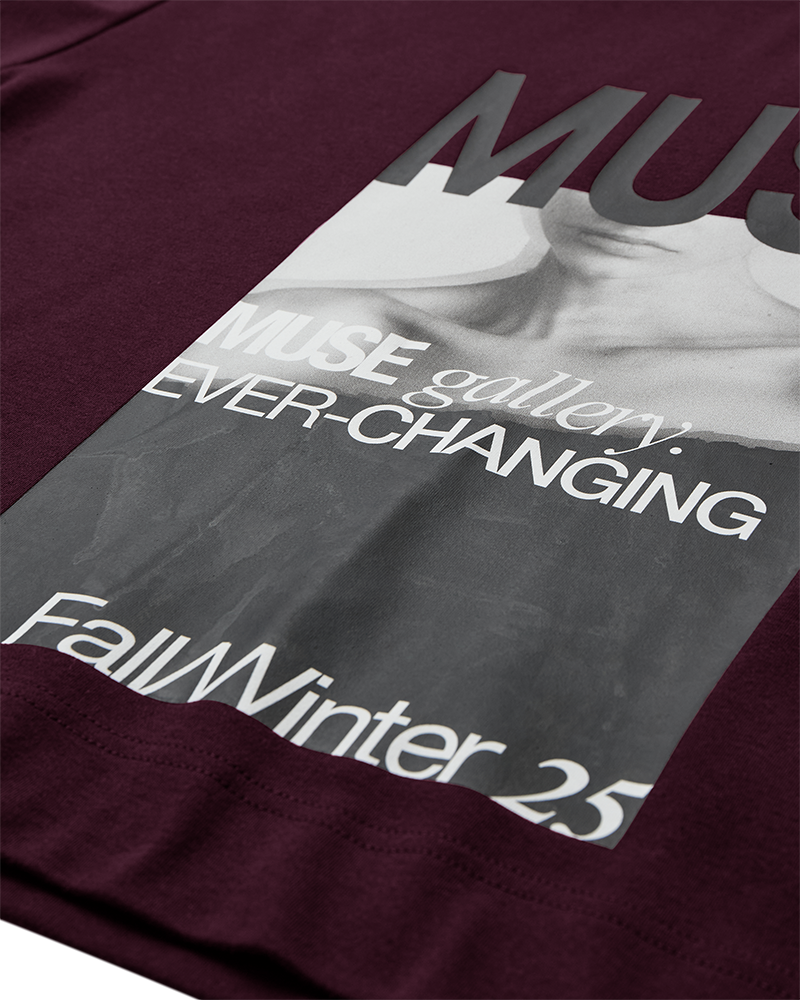 CMMUSE - OVERSIZED T-SHIRT MED PRINT I RØD