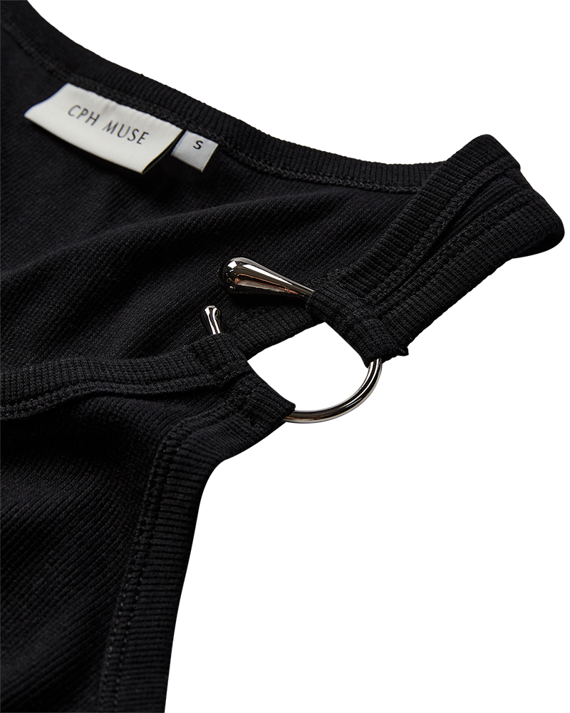 CMSIV - TOP MED SMYKKEDETALJE I SORT