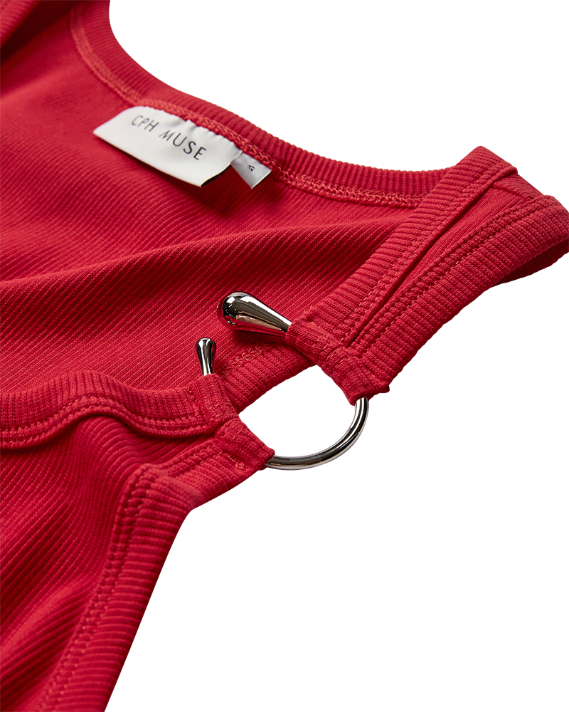 CMSIV - TOP MED SMYKKEDETALJE I RØD