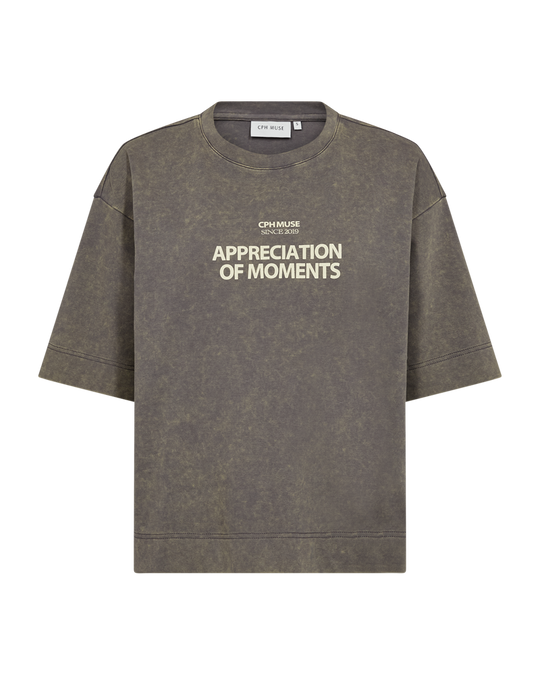 CMMUSE - T-SHIRT MED PRINT I BRUN OG BEIGE