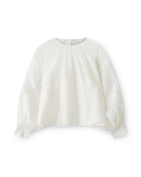 CMMOLLY - BLUSE MED VOLUMINÆSE ÆRMER I RÅHVID