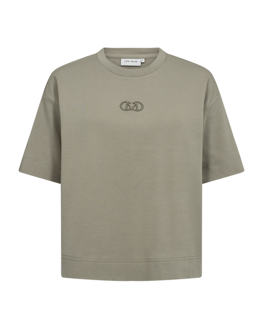 CMMUSE - OVERSIZE T-SHIRT I GRØN